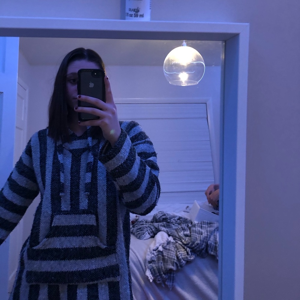 grey drug rug